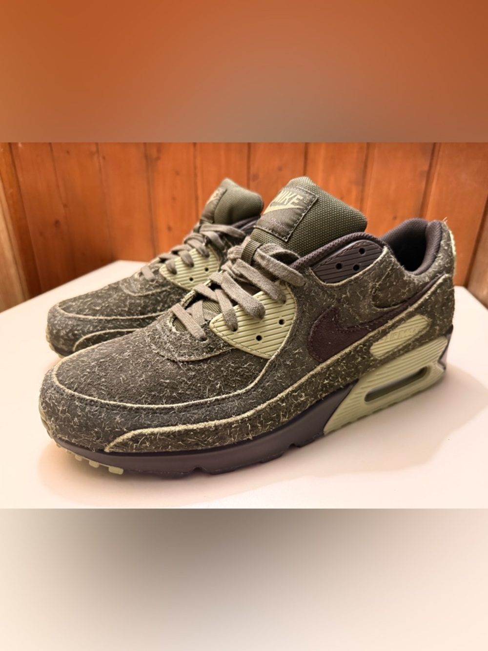 Nike Air Max Men's Olive & Dark Brown Textured Sneaker(brand new)